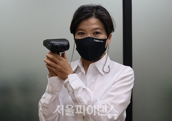 노윤선 다리소프트 대표가 AI 엣지 도로 분석장치에 대해 설명하고 있다. (사진=유은실 기자)