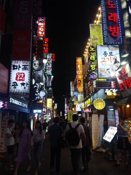 자영 업황이 악화하면서 올해 3분기 전체 가구의 소득 가운데 사업소득은 2003년 통계 집계 이래 가장 많이 줄어든 것으로 나타났다. 사진은 종로 식당가. (사진=서울파이낸스)