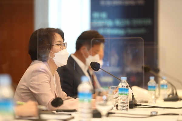 임혜숙 과학기술정보통신부 장관이 7일 오후 서울 강남구 코엑스에서 열린'제1회 인공지능 최고위 전략대화' 에 참석해 인사말을 하고 있다. (사진=과학기술정보통신부)