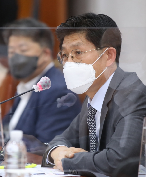 노형욱 국토부 장관이 지난 9일 오후 서울 여의도 대한주택건설협회에서 열린 제2차 주택공급기관 간담회에서 발언하고 있다. (사진=연합뉴스)