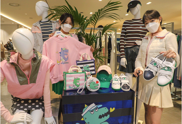 서울 강남구 삼성동 현대백화점 무역센터점 5층 SJYP 매장에서 모델들이 올가을 골프라인 컬렉션을 보여주고 있다. (사진=한섬) 