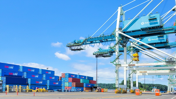 미국 포틀랜드항 터미널에 SM상선 컨테이너가 도착해 반출을 기다리고 있다. (사진=SM상선)