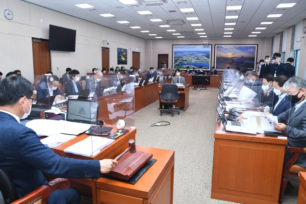 지난 16일 국회에서 열린 국토교통위원회 전체회의 모습. (사진=연합뉴스)