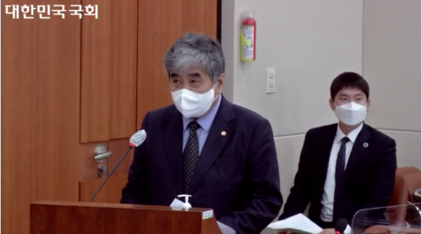 한상혁 방송통신위원회 위원장이 5일 국회 과학기술정보방송통신위원회의 방송통신위원회 국정감사에서 인사말을 하고 있다. (사진=국회인터넷의사중계시스템 갈무리)