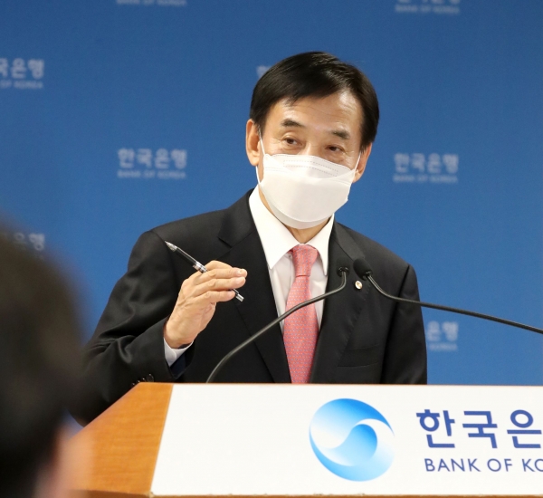 이주열 한국은행 총재가 12일 오전 서울 중구 한국은행에서 열린 통화정책방향 기자간담회에서 발언하고 있다. (사진= 한국은행)