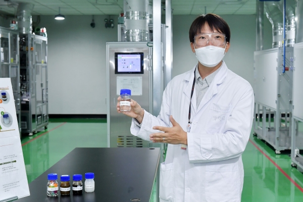박민규 SK이노베이션 환경과학기술원 Plastic CR(Chemical Recycle) Task PL이 폐플라스틱 열분해 단계별 유분 성상에 대해 설명하고 있다. (사진=SK이노베이션)