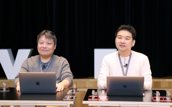김상범 네이버 서치CIC 책임리더(왼쪽)와 최재호 책임리더. (사진=네이버)