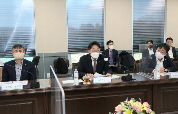 인천권역주택공급 활성화 대책회의를 진행하는 김현준 LH 사장의 모습. (사진=LH)