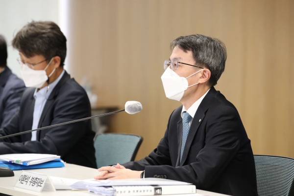 이환석 한국은행 부총재보가 25일 오후 서울 중구 한국은행에서 열린 경제전망 설명회에서 발언하고 있다. (사진= 한국은행)