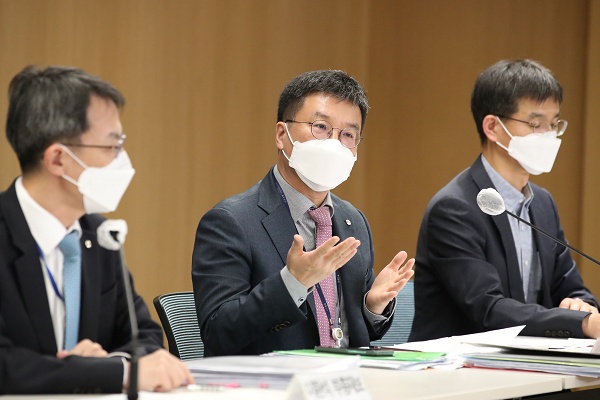김웅 한국은행 조사국장이 25일 오후 서울 중구 한국은행에서 열린 경제전망 설명회에서 발언하고 있다. (사진=한국은행)