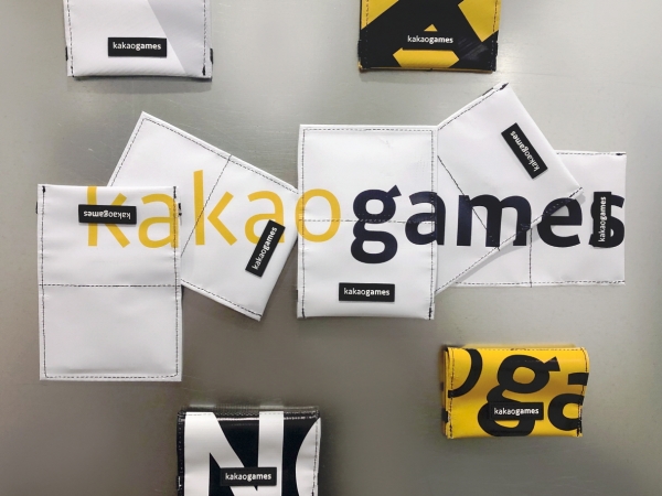 카카오게임즈 '폐현수막 업사이클링 캠페인' (사진=카카오게임즈)