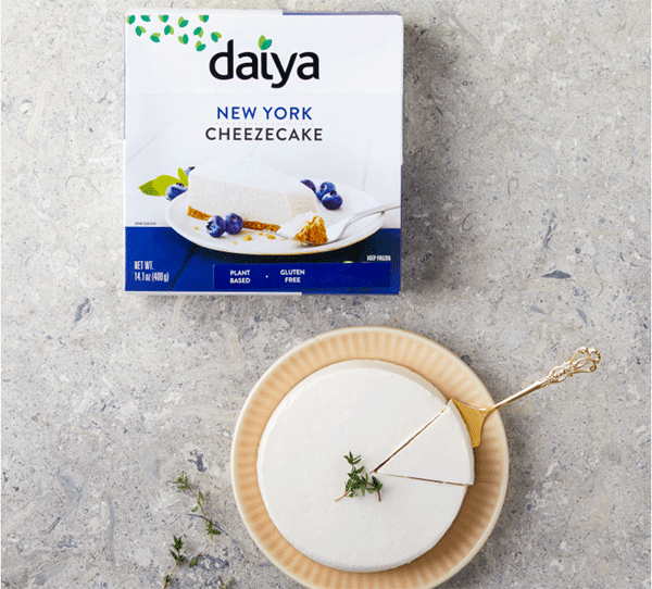현대그린푸드가 국내에 독점 판매하는 캐나다 식품기업 데이야(Daiya)의 '뉴욕 치즈향 케이크' (사진=현대그린푸드) 