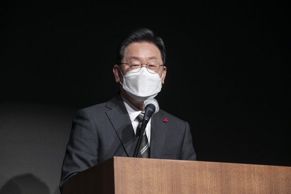 이재명 더불어민주당 대선 후보가 지난 28일 열린 국가균형발전을 위한 지방소멸대응특별법안 국회발의 간담회에서 축사하고 있다. (사진=연합뉴스)