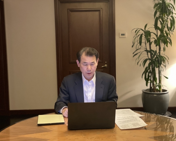 정은보 금융감독원장이 비상 금융시장 상황 점검회의에서 대응을 지시하고 있다.(사진=금융감독원)