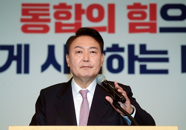 윤석열 대통령 당선인이 10일 오전 서울 여의도 국회에서 당선 인사 기자회견을 하고 있다. (사진=연합뉴스)