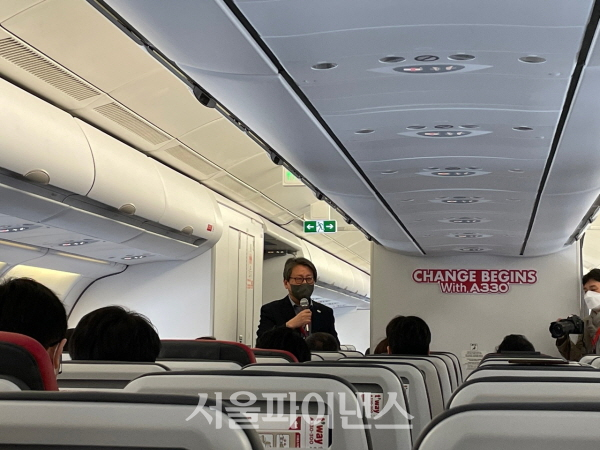 정홍근 티웨이항공 대표가 미디어데이 기자간담회에서 발언하고 있다. (사진=주진희 기자)