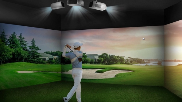 LG전자가 골프장 예약 플랫폼 김캐디와 업무협약을 체결하고, 스크린골프장에 상업용 프로젝터 LG 프로빔 공급을 확대한다. LG전자 모델이 LG 프로빔이 설치된 스크린골프장에서 라운딩을 즐기고 있다. (사진=LG전자)