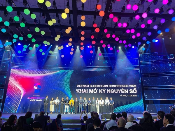 위메이드가 지난 17일 오전 '베트남 블록체인 콘퍼런스 2022'에 참가해 베트남 블록체인 협회(VBA), 베리체인스와 3자간 MOU를 체결했다고 18일 밝혔다. (사진=위메이드)