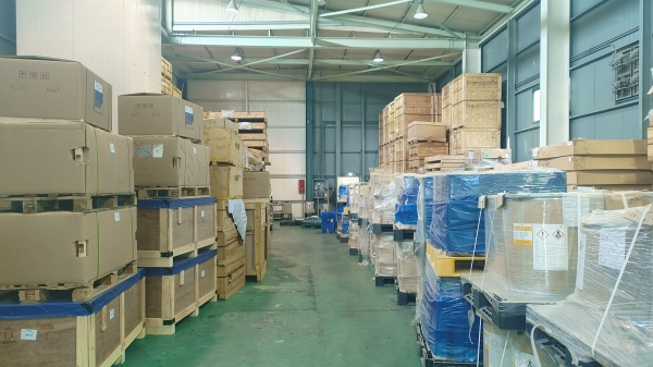 서울메탈 평택 공장에 귀금속과 희토류를 추출하기 위한 전처리를 위해 폐자재들이 쌓여있다. (사진=서울파이낸스)