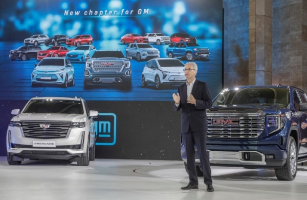 GM 브랜드 데이에서 한국지엠 경영정상화의 청사진을 제시하는 로베르토 렘펠 한국지엠 사장. GM 브랜드 데이에서 GMC 브랜드를 소개하는 카를로스 미네르트 한국지엠 영업·서비스·마케팅 부문 부사장. GM 브랜드 데이에서 쉐보레 브랜드를 소개하는 노정화 한국지엠 마케팅본부 상무. GM 브랜드 데이에서 한국지엠 경영정상화의 청사진을 제시하는 로베르토 렘펠 한국지엠 사장. (사진= 한국지엠)