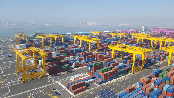 인천신항 컨테이너부두 전경 (사진=인천항만공사)