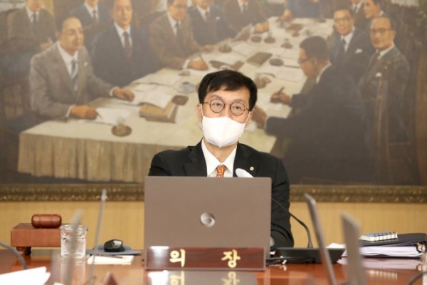 이창용 한국은행 총재가 13일 오전 서울 중구 한국은행에서 열린 금융통화위원회 본회의에서 회의를 주재하고 있다. (사진= 한국은행)