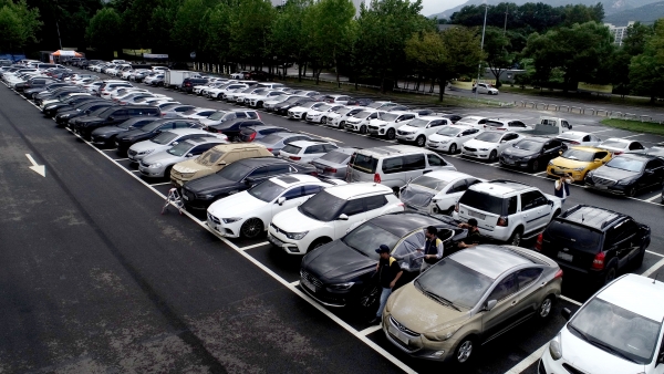 손해보험사 서비스센터에 있는 침수차량들. (사진=연합뉴스)