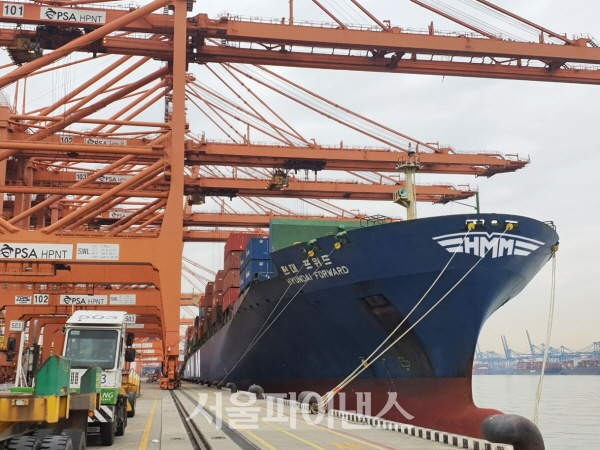 HMM 컨테이너선. (사진=주진희 기자)