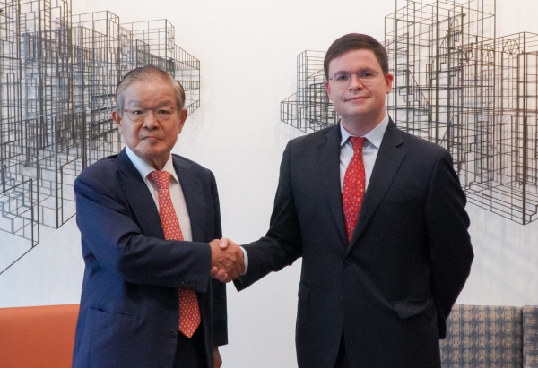 왼쪽부터 권태신 전경련 부회장과 지미 굿리치 미국 반도체협회 글로벌 정책 담당 부회장의 모습. (사진=전국경제인연합회)