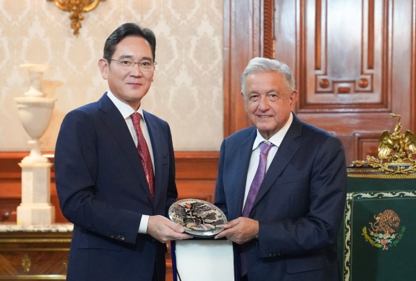 이재용 삼성전자 부회장이 추석 연휴 기간 멕시코를 방문해, 안드레스 마누엘 로페스 오브라도르 대통령을 만나 2030 부산 세계박람회 지지를 요청했다. (사진=안드레스 오브라도르 대통령 SNS)