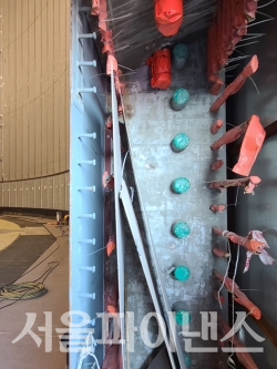 SK가스가 울산 북항에 건설중인 LNG탱크 콘크리트 외벽 (사진=박시형 기자)