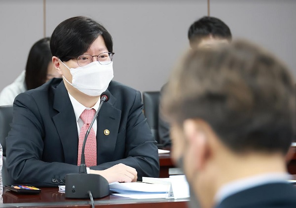 김소영 금융위원회 부위원장이 13일 정부서울청사에서 금융리스크 대응 TF 회의를 주재하고 있다. (사진=금융위원회)