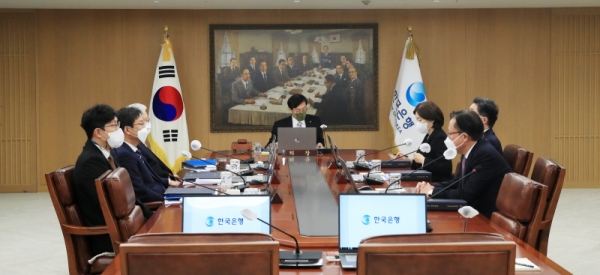이창용 한국은행 총재가 24일 오전 서울 중구 한국은행에서 열린 금융통화위원회 본회의에서 회의를 주재하고 있다. (사진=한국은행)