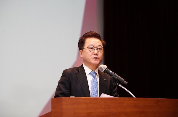 강석훈 산업은행 회장이 2일 신년사를 하고 있다. (사진=산업은행)