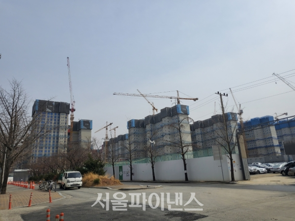 공사 진행하던 때의 둔촌주공 아파트 모습. (사진=이서영 기자)