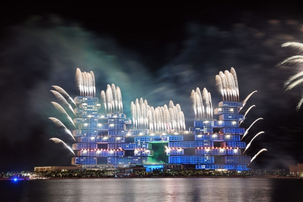 두바이 로얄 아틀란티스 호텔에서 진행된 불꽃놀이.(사진=쌍용건설)