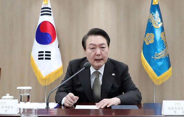 윤석열 대통령이 15일 오전 서울 용산 대통령실 청사에서 열린 제13차 비상경제민생회의에서 발언하고 있다. (사진=연합뉴스)