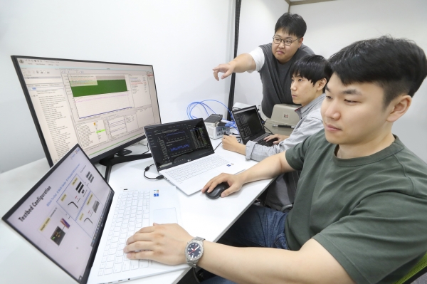 KT가 오픈랜 가상화 기지국의 멀티 벤더 연동에 성공했다고 15일 밝혔다. (사진=KT)