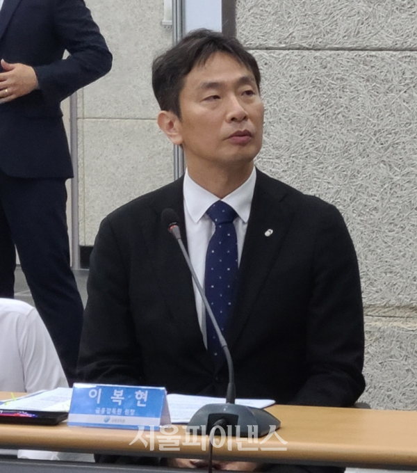 29일 서울 영등포구 굿네이버스회관에서 열린 소상공인 간담회에 참석한 이복현 금융감독원장. (사진=신민호 기자)