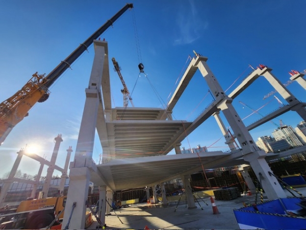 저탄소 PC(프리캐스트 콘크리트)로 설치중인 래미안 트리니원(반포주공1단지 3주구) 현장. (사진=삼성물산)