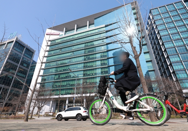 워크아웃이 진행 중인 태영건설이 자본잠식 상태에 놓이면서 주식 거래가 정지된 14일 서울 영등포구 태영건설의 모습. (사진=연합뉴스)