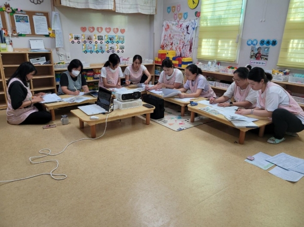 부영 사랑으로 어린이집 교사 교육. (사진=부영그룹)