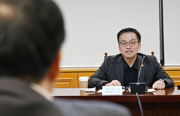 최상목 경제부총리 겸 기획재정부 장관이 13일 서울 중구 은행연합회에서 열린 긴급 거시경제·금융현안 간담회에서 발언하고 있다. (사진=연합뉴스)