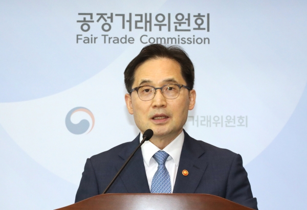 한기정 공정거래위원장이 9일 오후 정부세종청사 공정위 기자실에서 플랫폼 공정경쟁 촉진 및 티몬·위메프 사태 재발 방지를 위한 공정위의 입법 방향에 관해 설명하고 있다. (사진=연합뉴스)