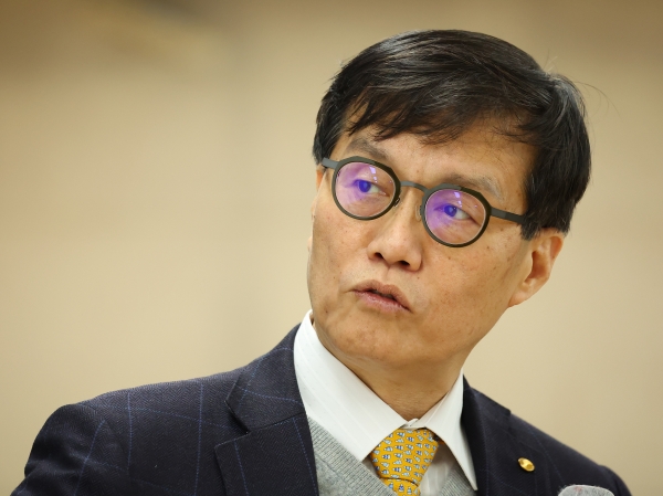한국은행 이창용 총재가 12월 23일 서울 동대문구 서울시립대 미래관에서 열린 한국국제경제학회 학술대회에서 통합정책 프레임워크를 주제로 기조연설을 하고 있다. (사진=연합뉴스)