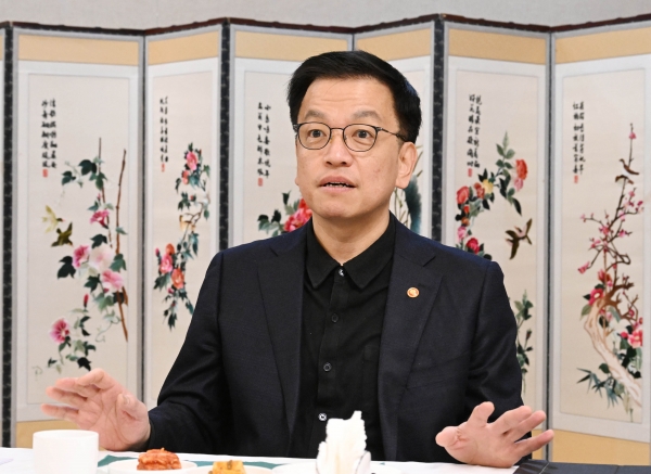 최상목 대통령 권한대행 부총리 겸 기획재정부 장관이 7일 정부서울청사에서 거시경제 금융현안 간담회를 하고 있다. (사진=기획재정부)