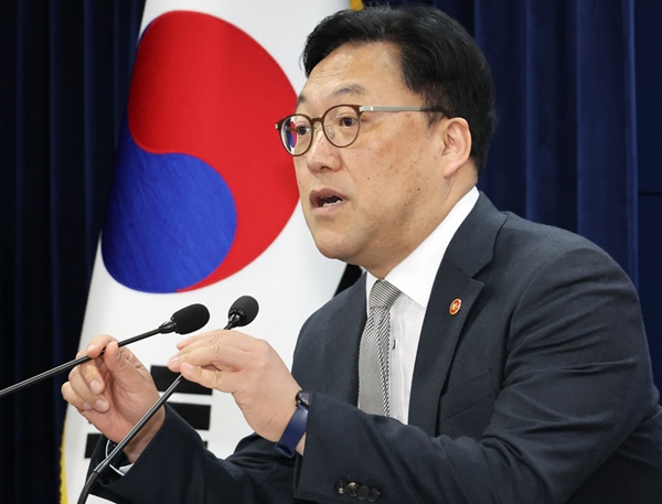 김병환 금융위원장이 26일 오전 정부서울청사에서 열린 출입기자 월례 기자간담회에서 발언하고 있다. (사진=금융위원회)