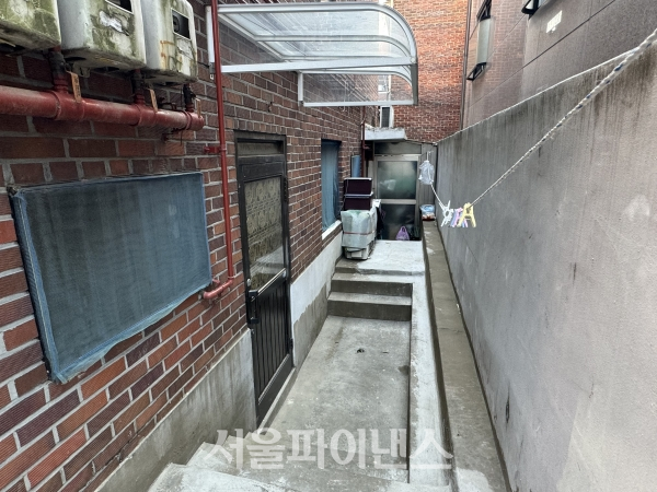 서울 신림동 반지하 주택 (사진=오세정 기자)