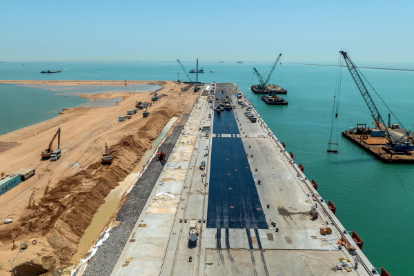 이라크 알포신항만현장 안벽공사 전경. (사진=대우건설)