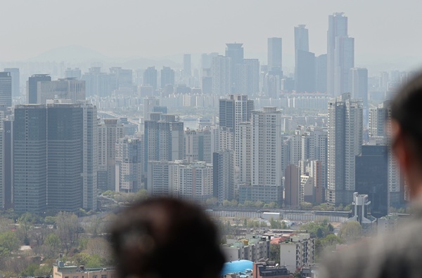 서울 남산에서 바라본 시내 아파트 단지 (사진=연합뉴스)